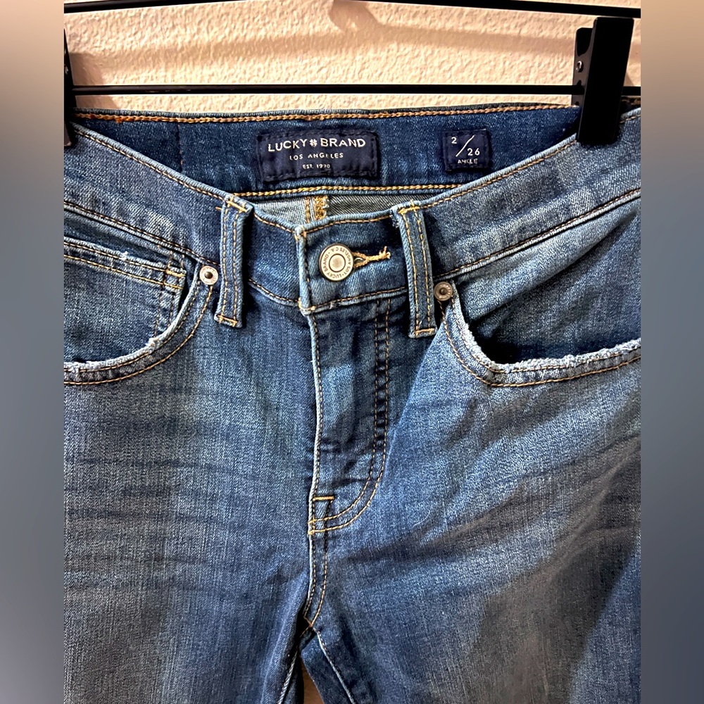 LUCKY BRAND JEANS